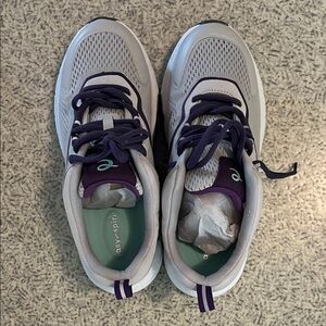 Easy Spirit Gray and Purple Sneakers